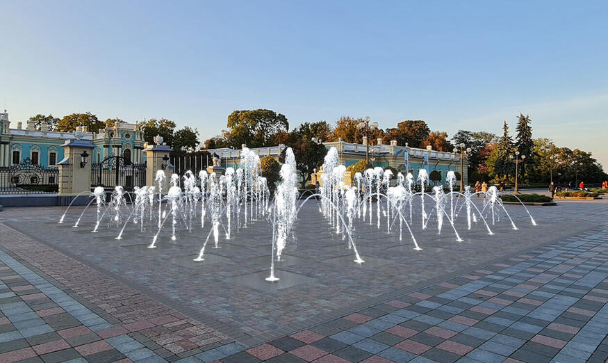 Квадратный пешеходный фонтан 13 метров с проектом 